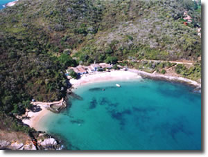 Vista area de la Playa Azeda - Bzios - Brasil